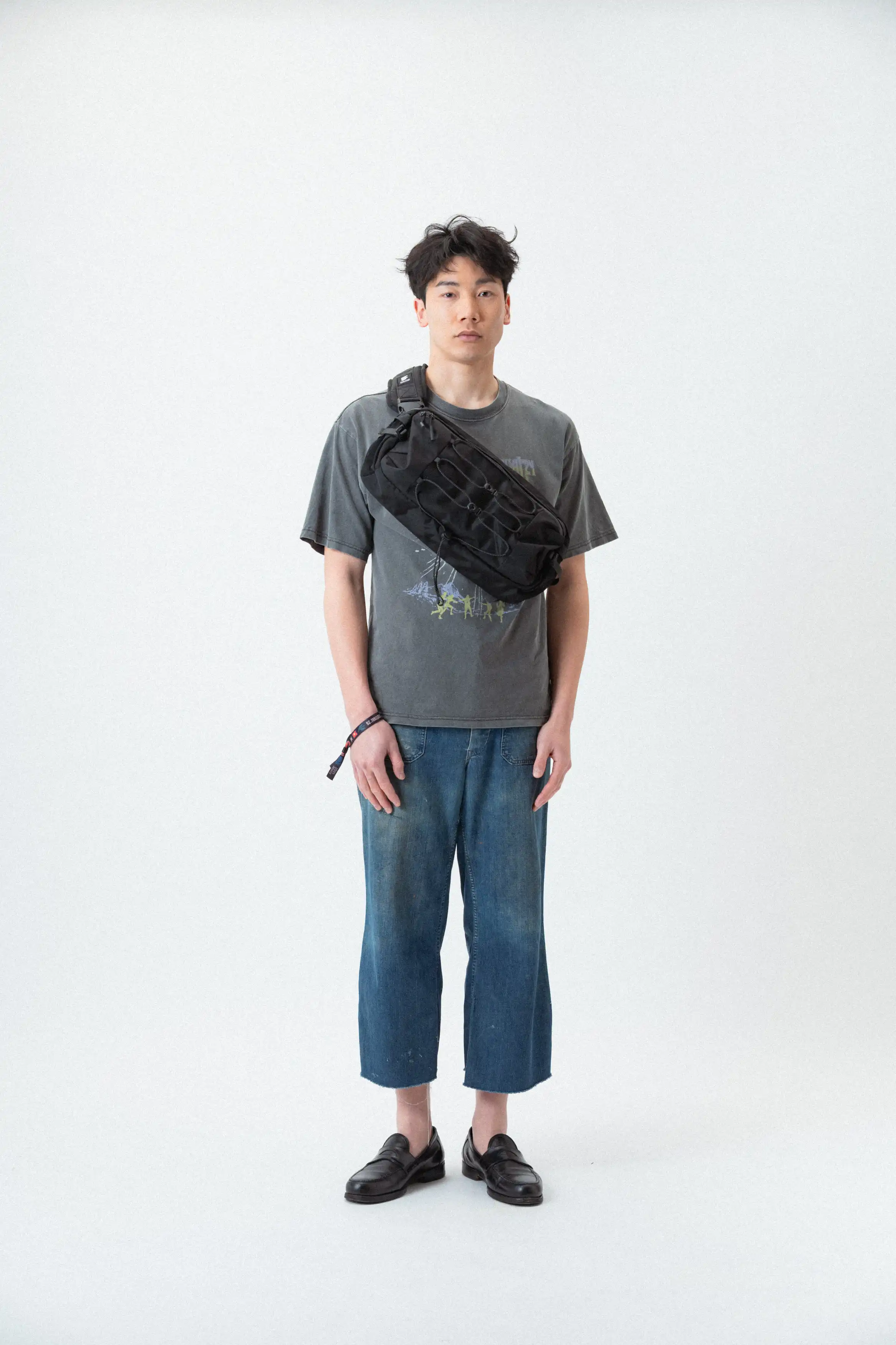 EDDIE BungeeBody ボディバッグ モデル着用